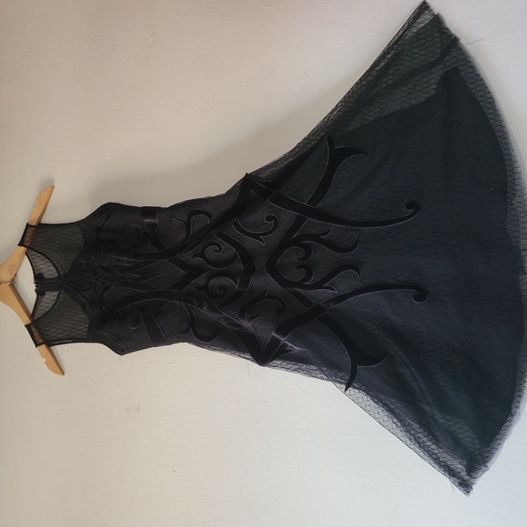 BCBGMaxazria velvet tulle Midi dress sz-0 nwt - Picture 3 of 10